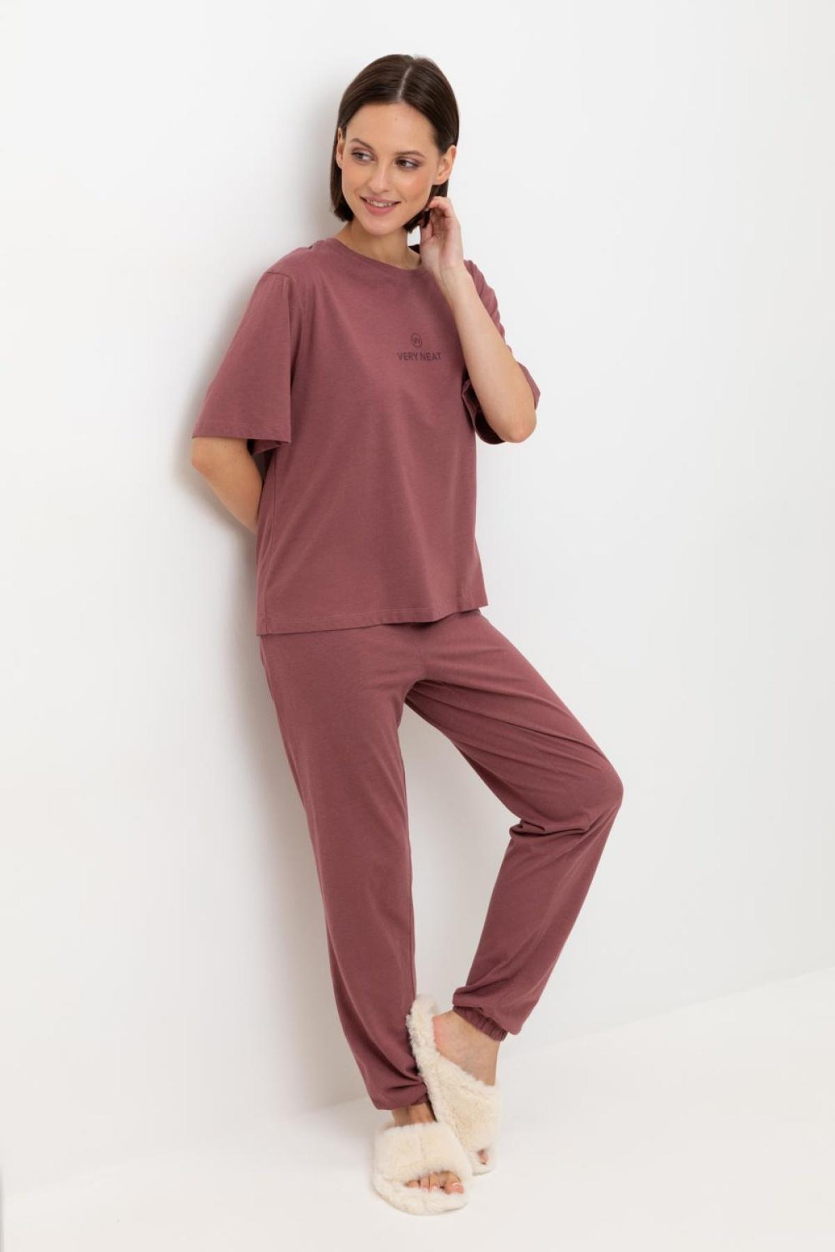 Уютная женская пижама VERY NEAT для дома и отдыха